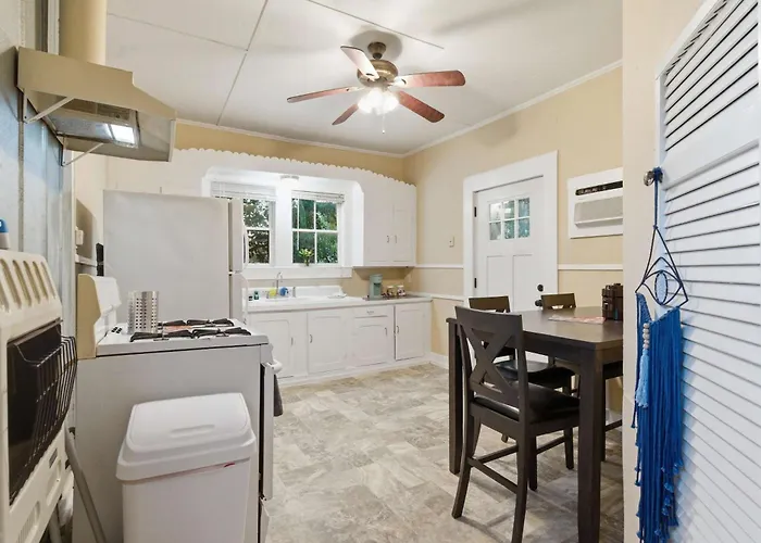 Cozy 1br W Kitchen & Laundry Hébergement de vacances Lafayette