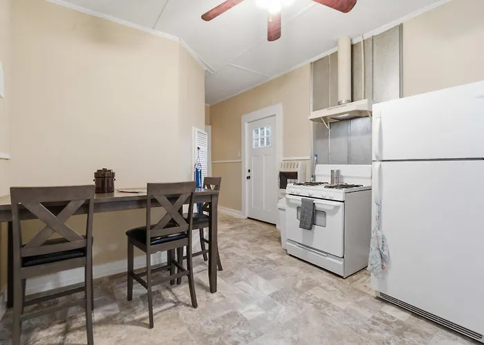 Hébergement de vacances Cozy 1br W Kitchen & Laundry Lafayette